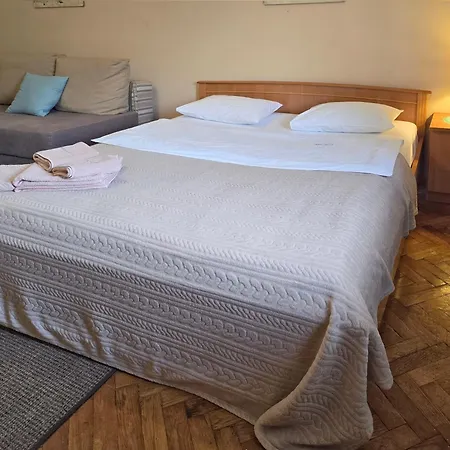 Appartement On Lva Tolstogo