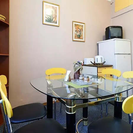 On Lva Tolstogo Apartment *