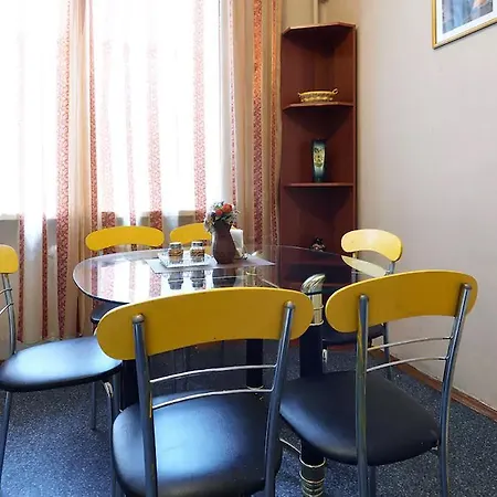 Apartment On Lva Tolstogo Kyiv