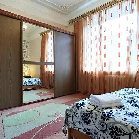 On Lva Tolstogo Apartment *