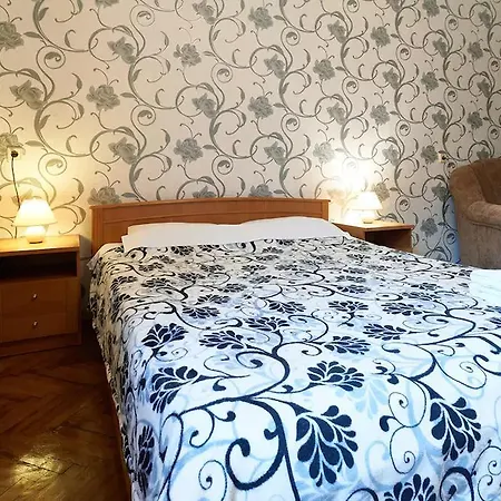 On Lva Tolstogo Kyiv